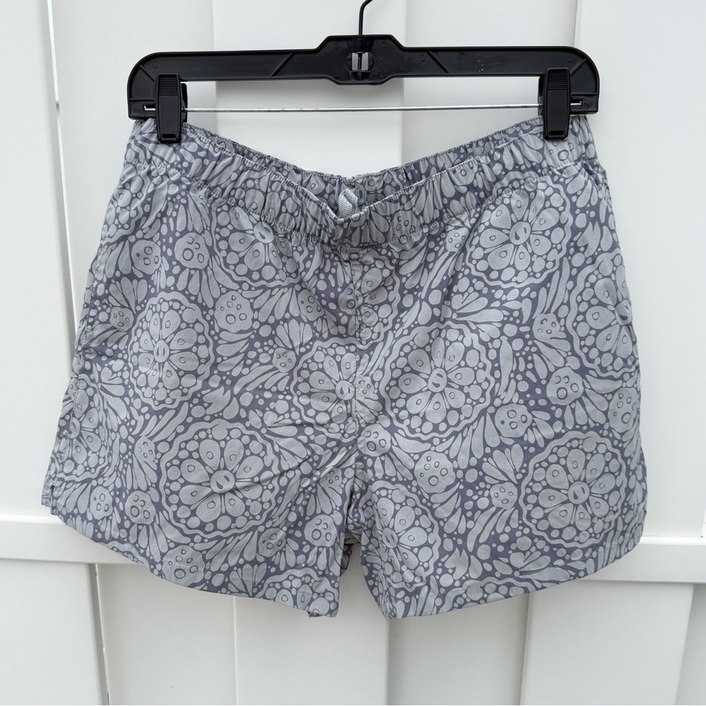 Reel Legends Women’s Voyager Shorts Gray Floral Pottery Quarry Print Size 12